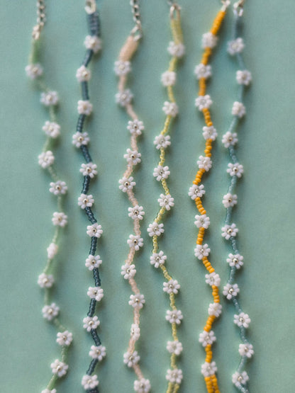 Sun-Drenched Daisy Bracelet