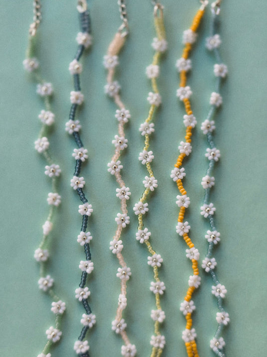 Sun-Drenched Daisy Bracelet