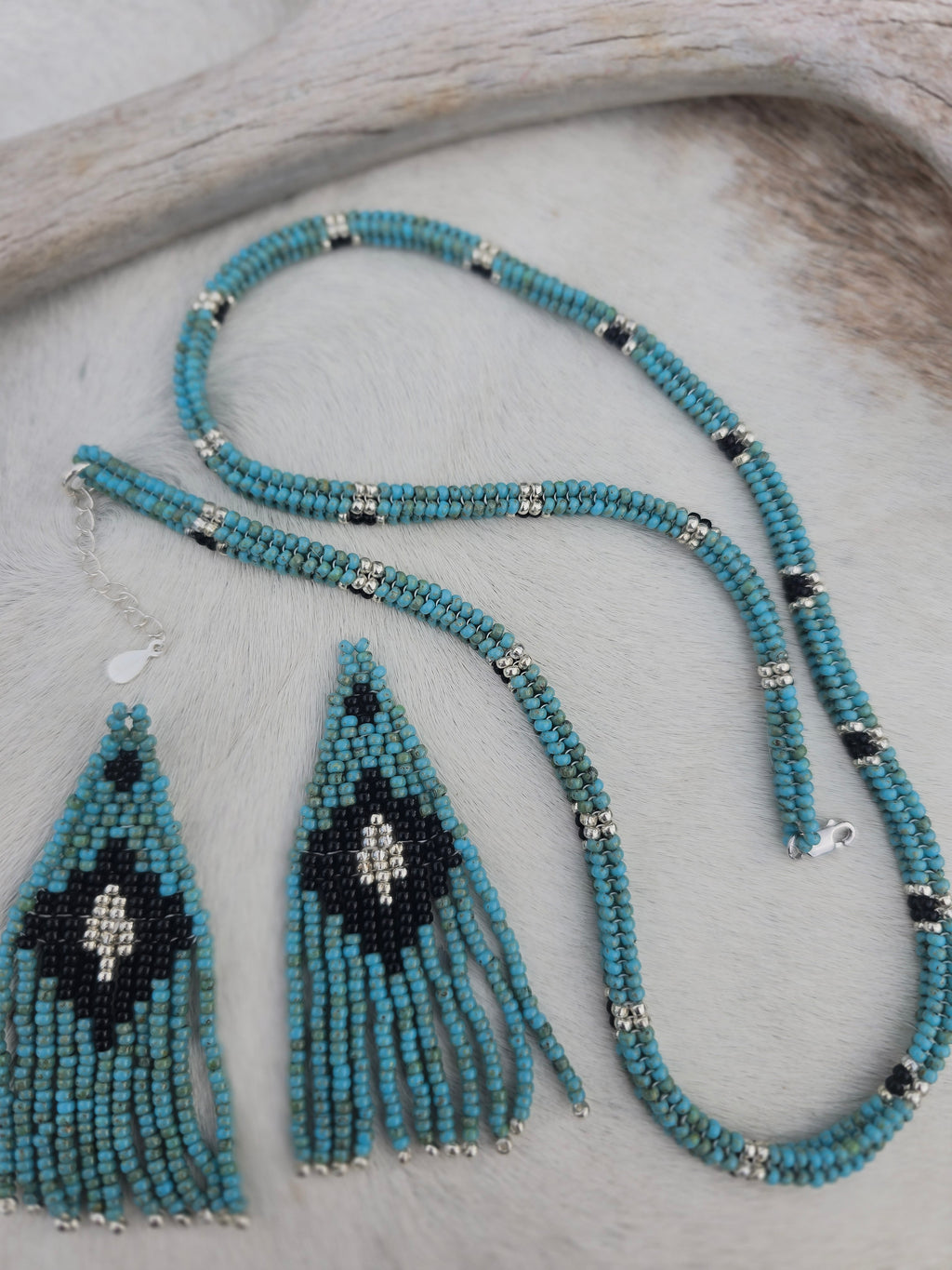 Wildflower Line Necklace