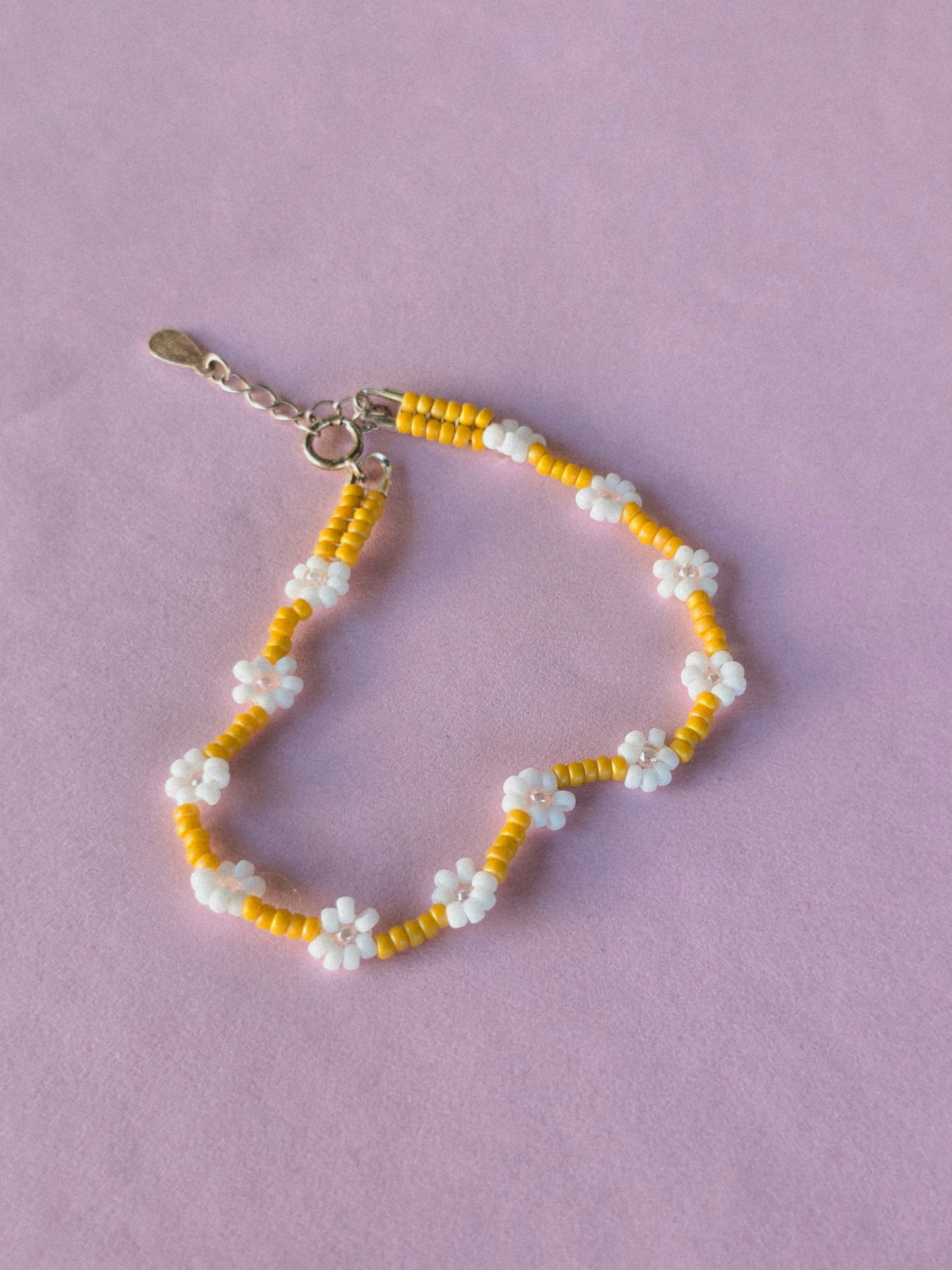 Sun-Drenched Daisy Bracelet