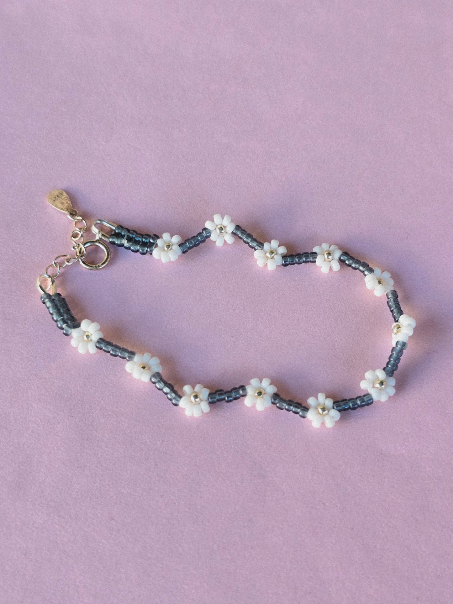 Sun-Drenched Daisy Bracelet
