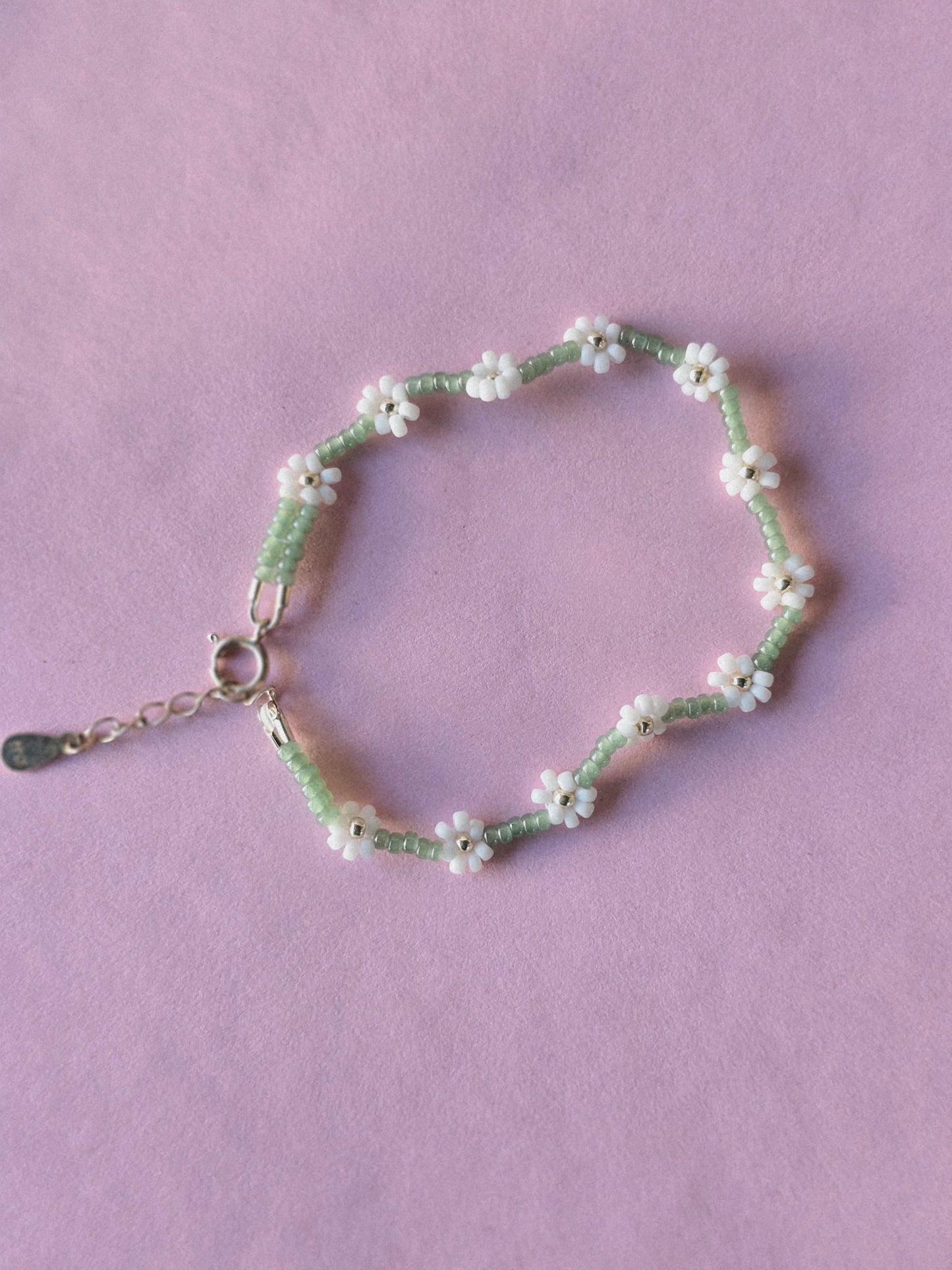 Sun-Drenched Daisy Bracelet