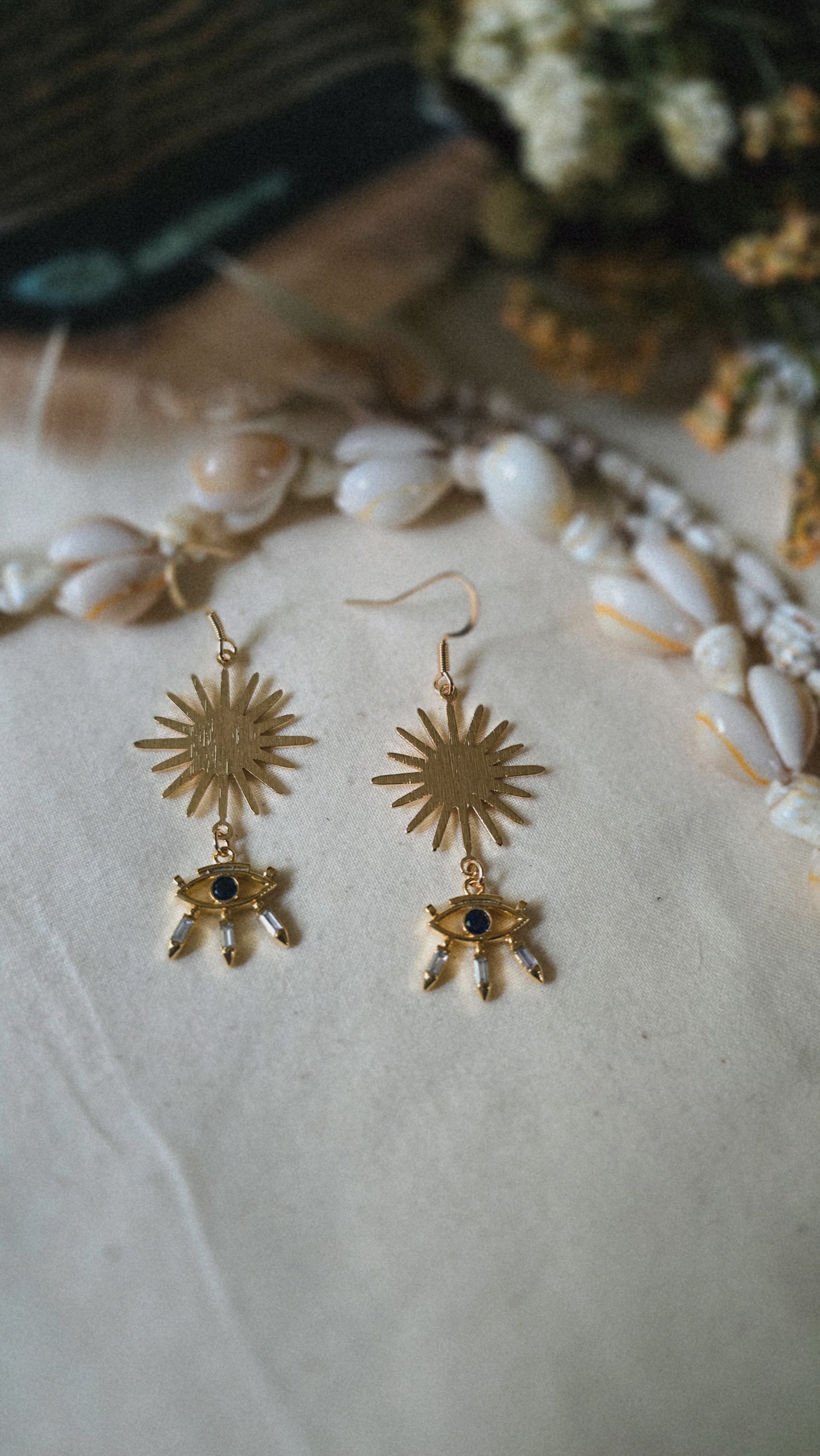 Sapphire Eyes Earrings